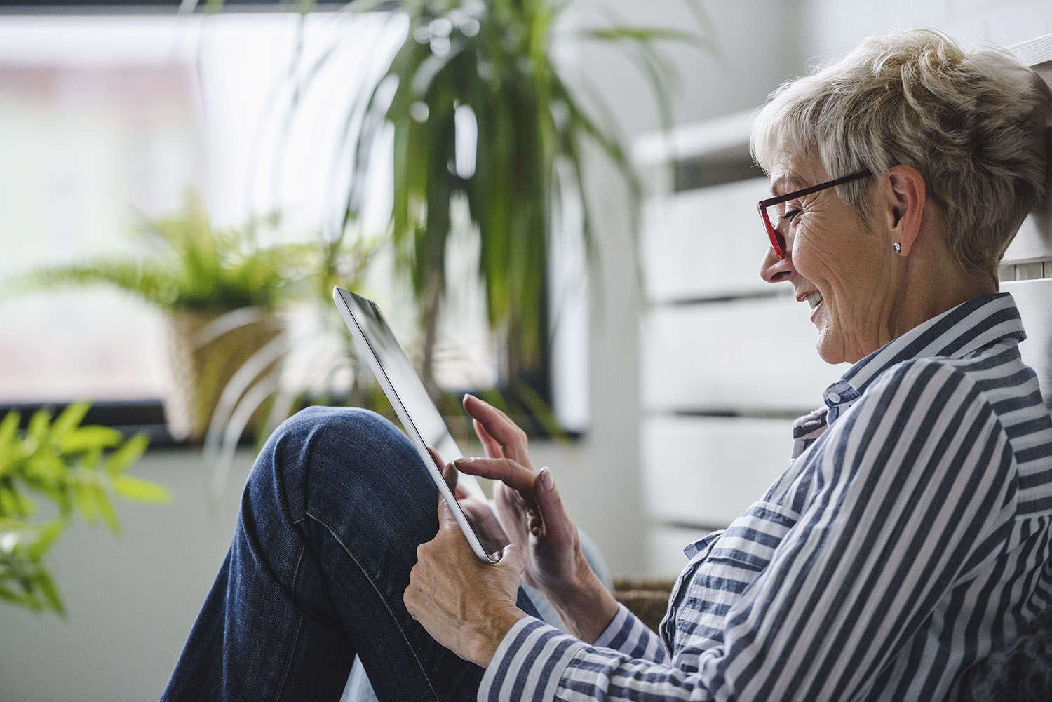 woman-tablet